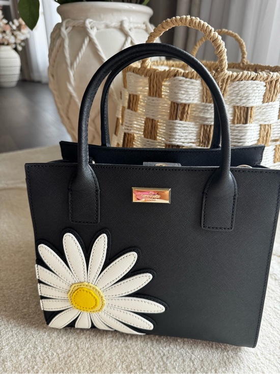 kate spade Handbags - kate spade Black Daisy Appliqué Satchel with White and Yellow Flower